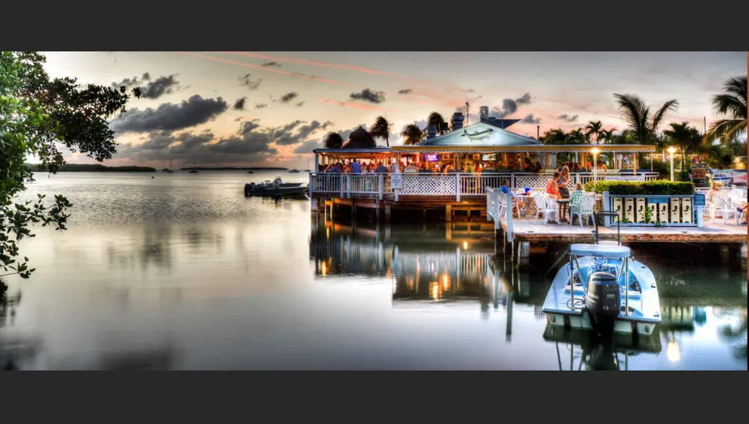 Lorelei Restaurant & Cabana Bar